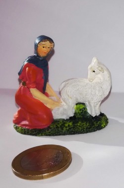 Figurina Presepe in plastica (cm 5,5) contadina con caraffa