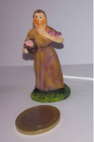 Figurina Presepe in plastica (cm 5,5) contadina con cestino