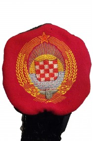 Cappello greco turco Fez guardia reale con pennacchio floscio nero