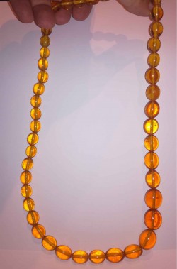 Collana filo di perle di ambra finta