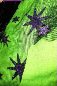 Dettaglio del vestito di Halloween da bambina di panno
