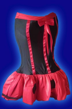 Abito rosso e nero da donna con pois neri