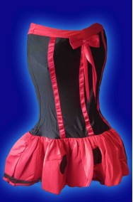 Abito rosso e nero da donna con pois neri