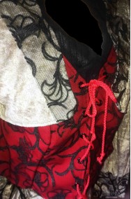Dettaglio costume donna Cowgirl con gonna lunga