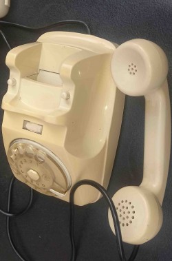 Telefono storico beige