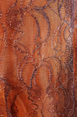Dettaglio tessuto del costume 800 donna elegante
