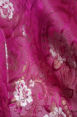 Dettaglio del costume di Mulan donna disney