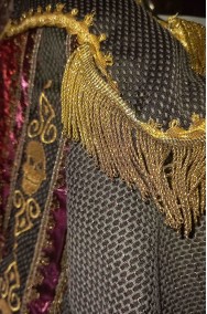Costume di Carnevale da Pirata de Luxe vista di dettaglio della spallina