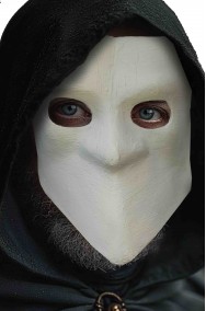 Maschera bianca in stile veneziano Bauta di cartapesta.