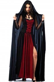 Mantello nero con cappuccio goffrato lungo