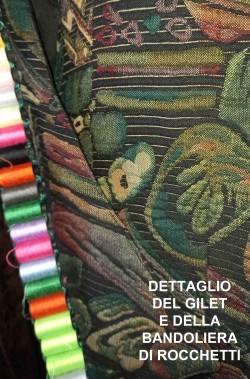 Foto di dettaglio del gilet del Cappellaio Matto Cosplay