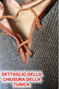 Dettaglio della chiusura della tunica medievale
