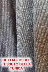 Dettaglio del tessuto della tunica medievale