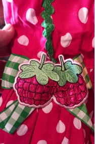 Vestito rosa a pois da lampone da donna