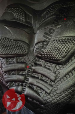 Dettagli dell'armatura del costume di Batman adulto