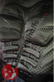 Dettagli dell'armatura del costume di Batman adulto