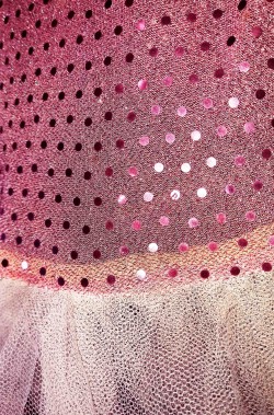 Tessuto del costume da ballerina bambina rosa con paillettes