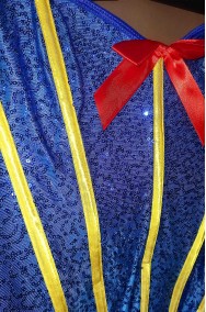 Corsetto con le stecche azzurro e giallo del costume di Biancaneve