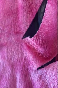 Foto di dettaglio del costume di stregatto da donna rosa