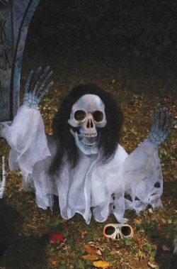Decorazione Halloween da giardino:scheletro che esce dal terreno 53cm!BIANCO