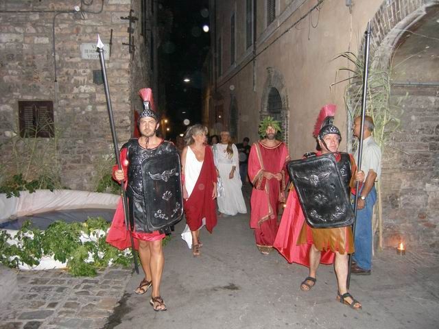 Hispellum: costumi legionari romani